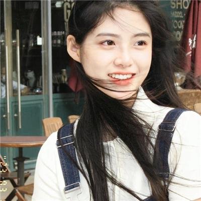 9顶假发的女孩